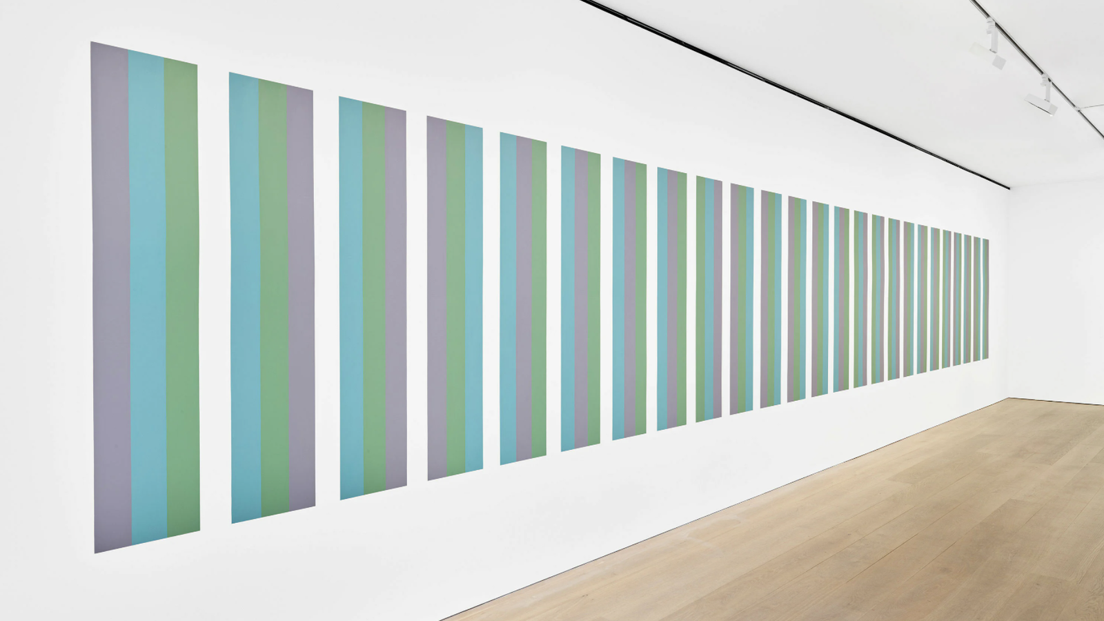 Bridget Riley, Intervals Wall Painting, exhibition view, 3 June - 2 October 2021, Bridget Riley: Past into Present, David Zwirner, Grafton Street.Courtesy of the Artist and David Zwirner.