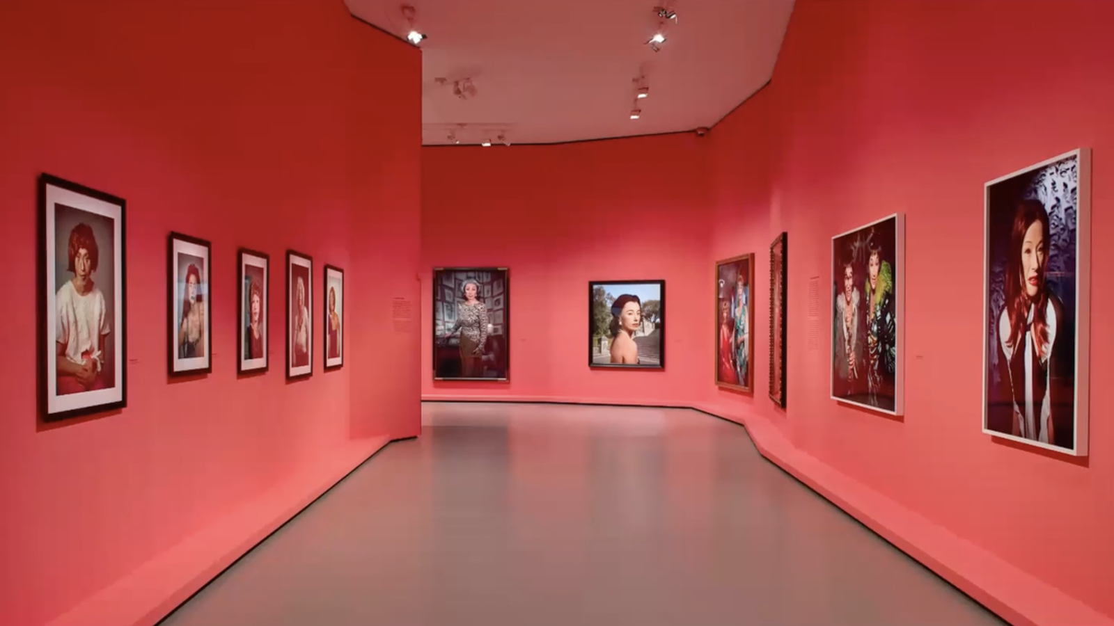 Cindy Sherman at the Fondation Louis Vuitton”, interview with